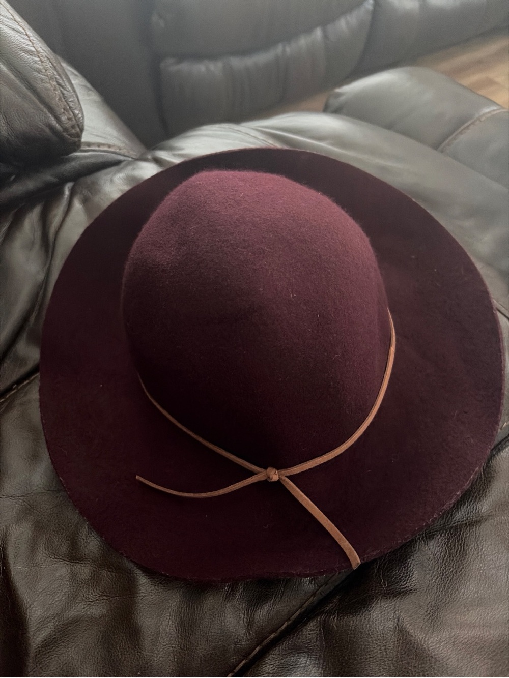 Wide-Brim Women's Felt Hat in Burgundy with Leather Tie